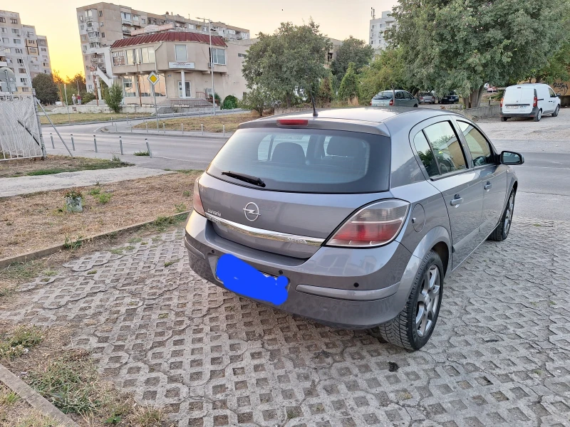 Opel Astra 1.7, снимка 4 - Автомобили и джипове - 47504576