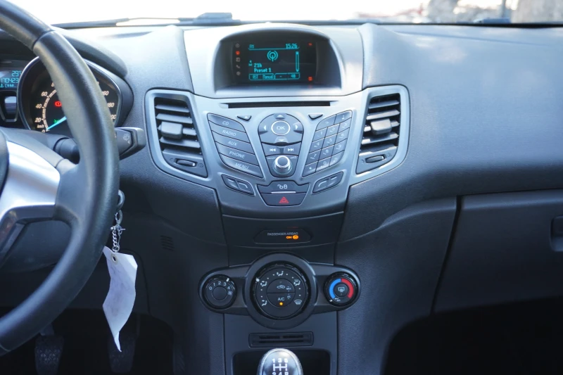 Ford Fiesta 1.6 TDCI 95KC, снимка 10 - Автомобили и джипове - 51524260