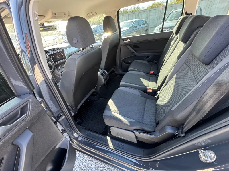 VW Touran, снимка 10 - Автомобили и джипове - 52261725