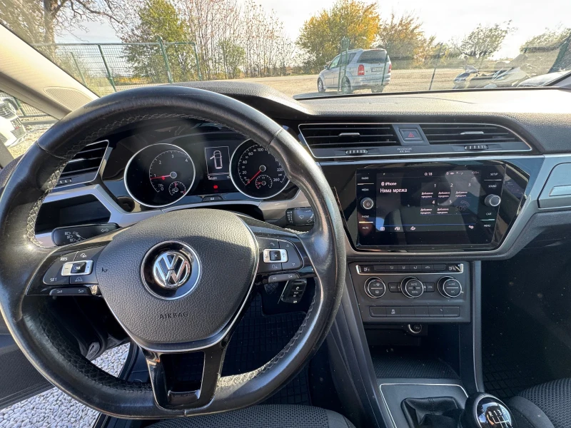 VW Touran, снимка 11 - Автомобили и джипове - 52261725