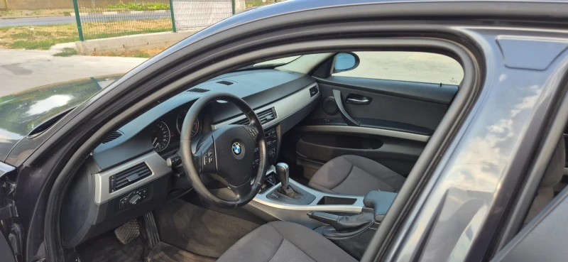 BMW 320, снимка 4 - Автомобили и джипове - 52351834