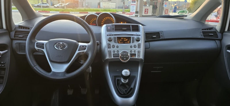 Toyota Verso БЕНЗИН-1, 6-131 К.С-FASЕLIFT, снимка 10 - Автомобили и джипове - 52693391