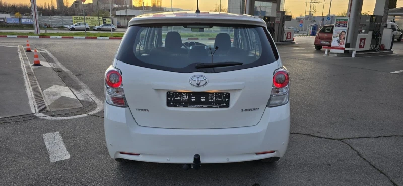 Toyota Verso БЕНЗИН-1, 6-131 К.С-FASЕLIFT, снимка 4 - Автомобили и джипове - 52693391