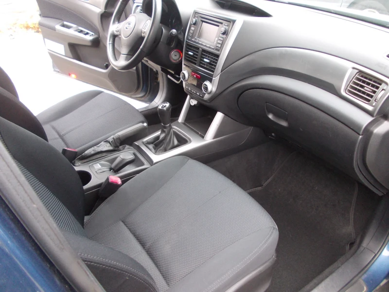 Subaru Forester 2.0-4x4-клима, снимка 10 - Автомобили и джипове - 52754377