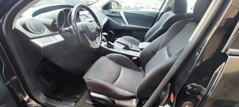 Mazda 3, снимка 8 - Автомобили и джипове - 53013424