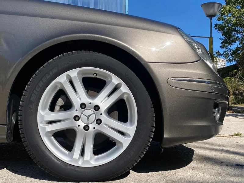 Mercedes-Benz E 200, снимка 8 - Автомобили и джипове - 53194357