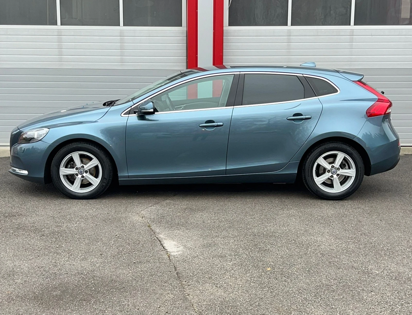 Volvo V40 1.6D KEY LESS NAVI KLIMATRONIK EVRO 5A 95000KM!! - изображение 6