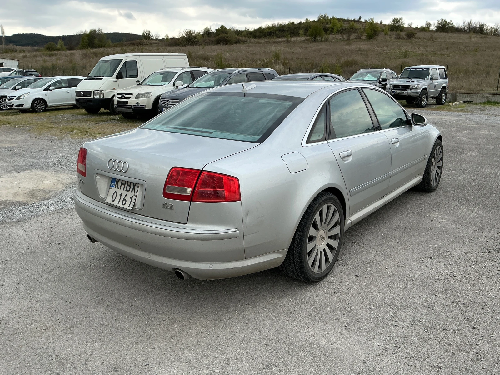 Audi A8 4.2 V-8 - изображение 6