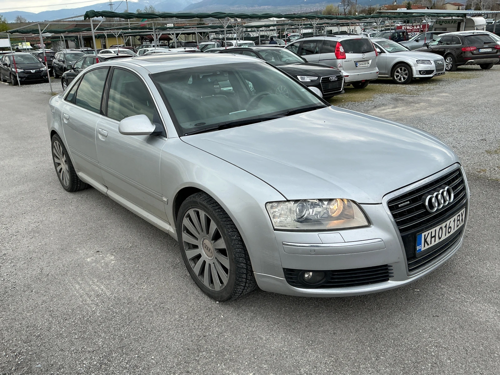 Audi A8 4.2 V-8 - изображение 2