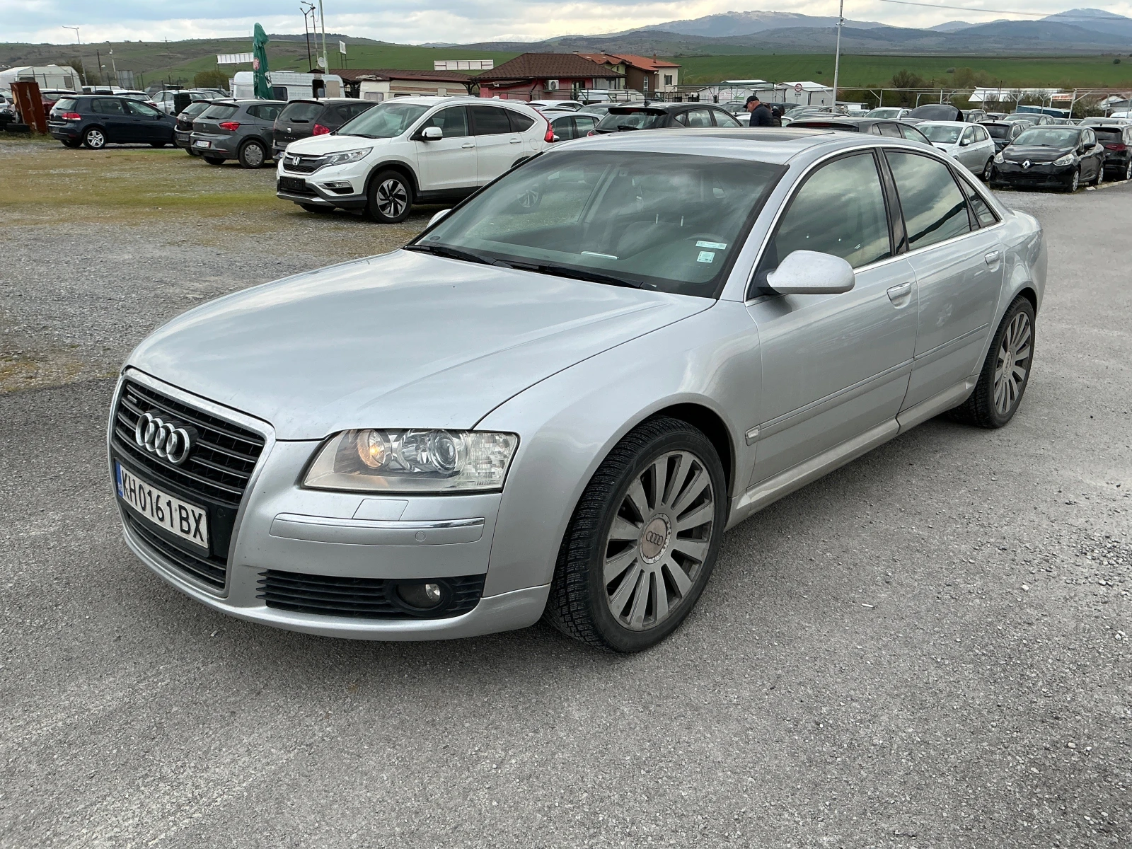 Audi A8 4.2 V-8 - изображение 3
