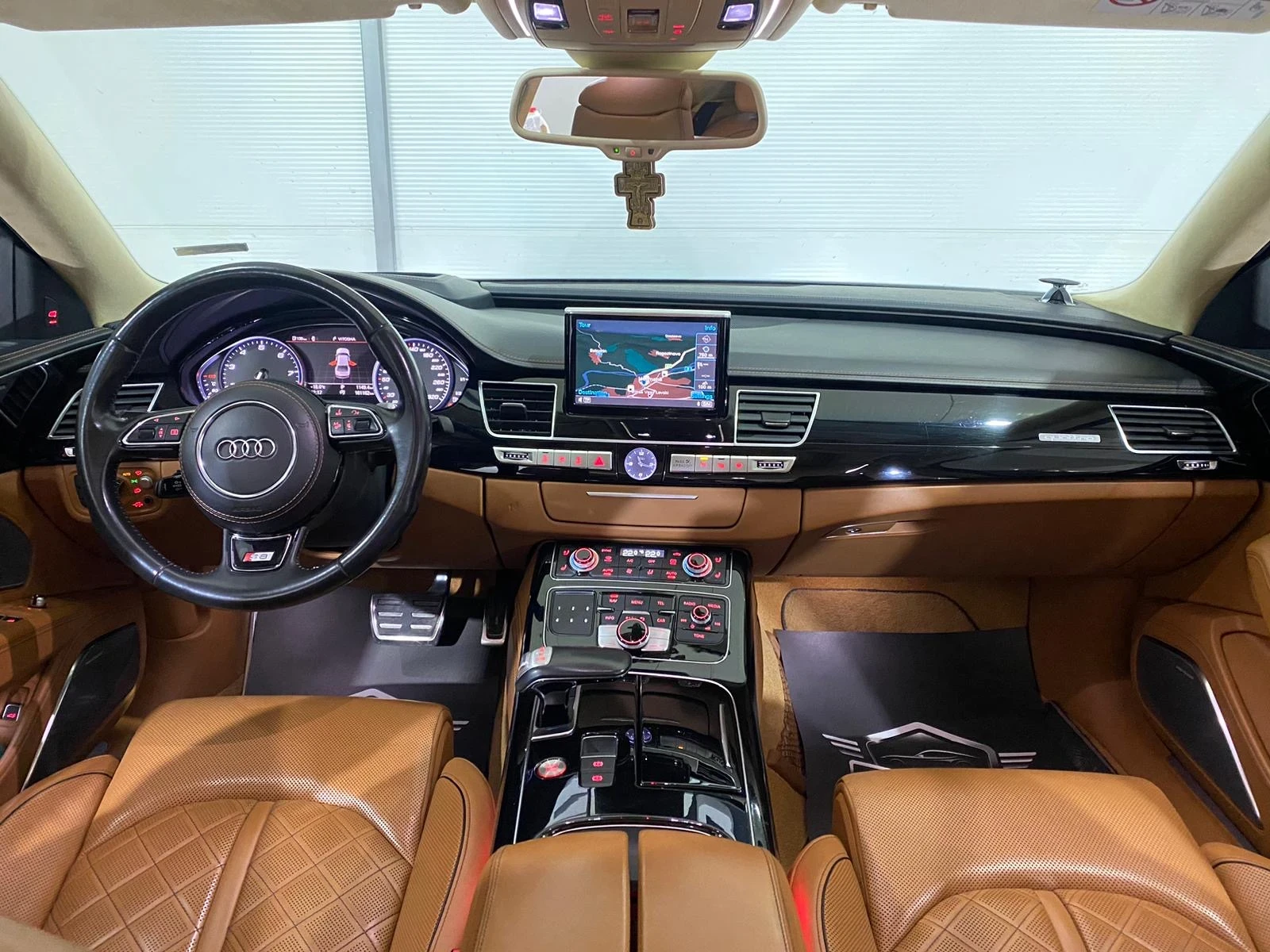 Audi S8 PLUS 824hp * CERAMIC * EXCLUSIVE* BANG & OLUFSEN*  - изображение 8