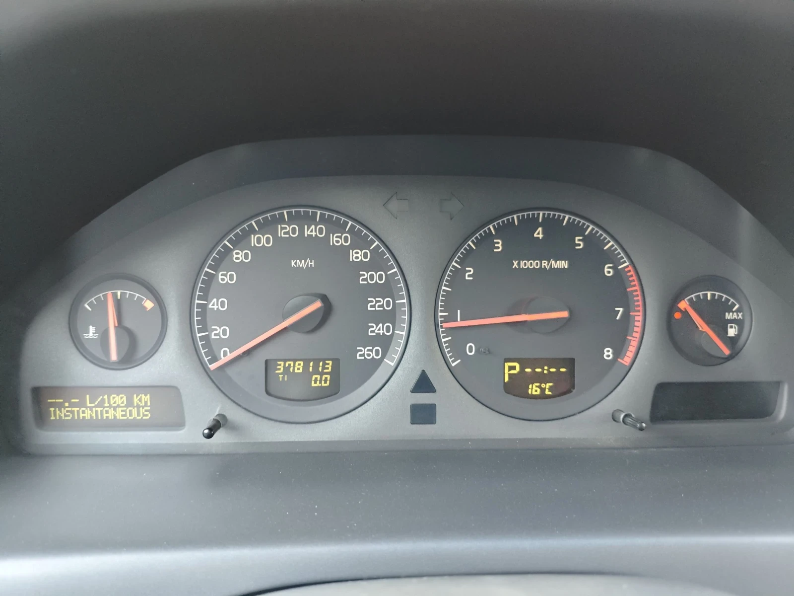 Volvo Xc70 2.4t AWD - изображение 3