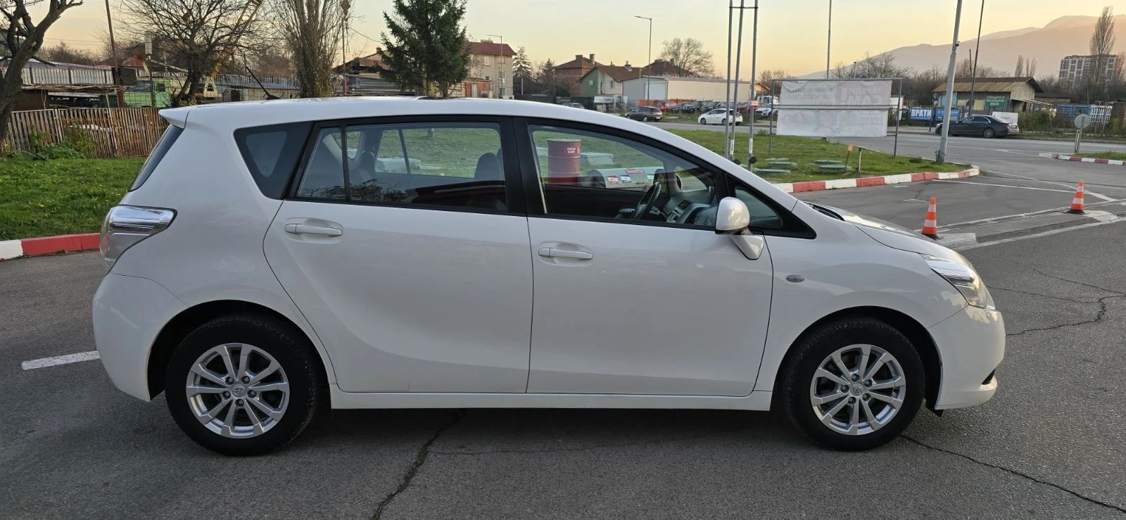 Toyota Verso БЕНЗИН-1, 6-131 К.С-FASЕLIFT - изображение 6