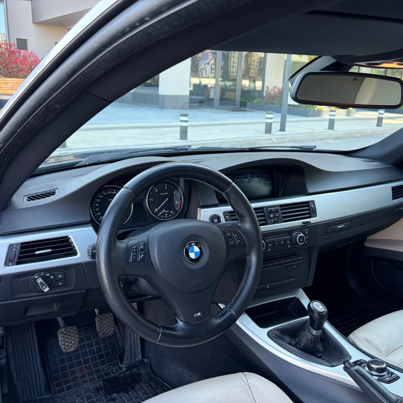 BMW 325 e92 LCI, снимка 8 - Автомобили и джипове - 52864613