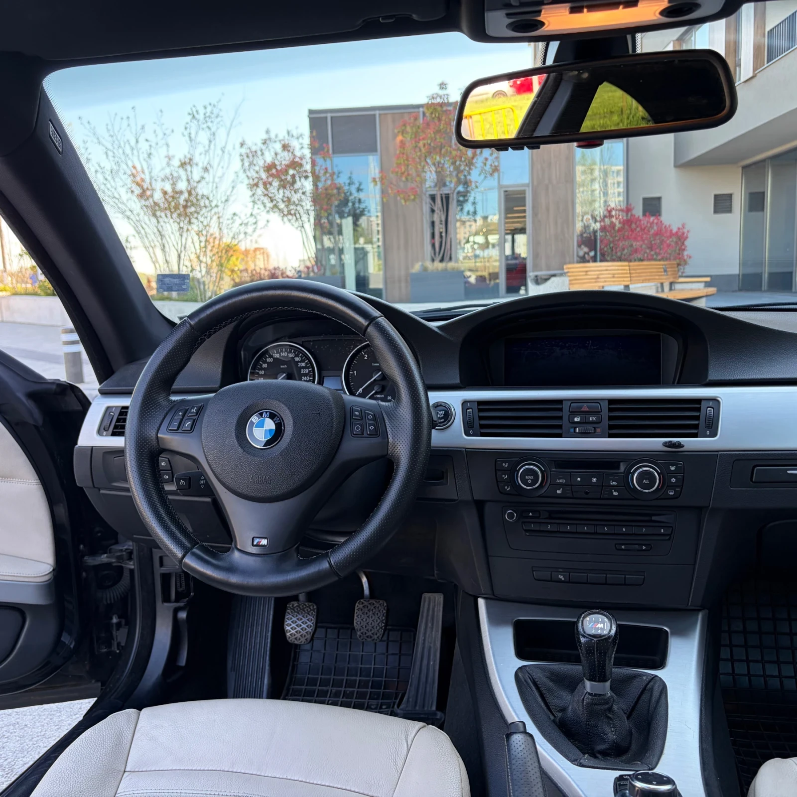 BMW 325 e92 LCI, снимка 10 - Автомобили и джипове - 52864613