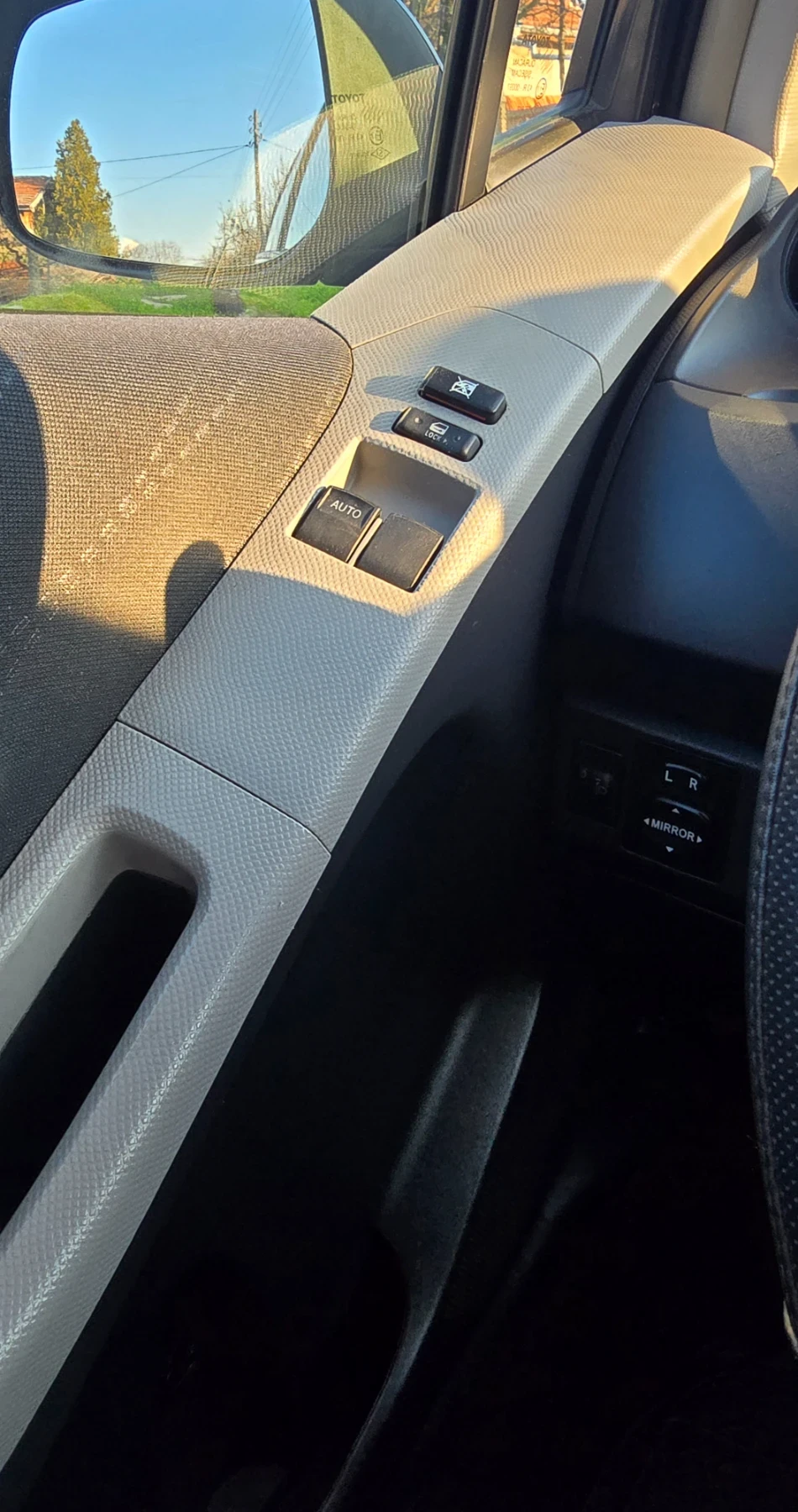 Toyota Yaris Toyta Yaris 1.3 VVT-i * климатик* , снимка 13 - Автомобили и джипове - 53750640