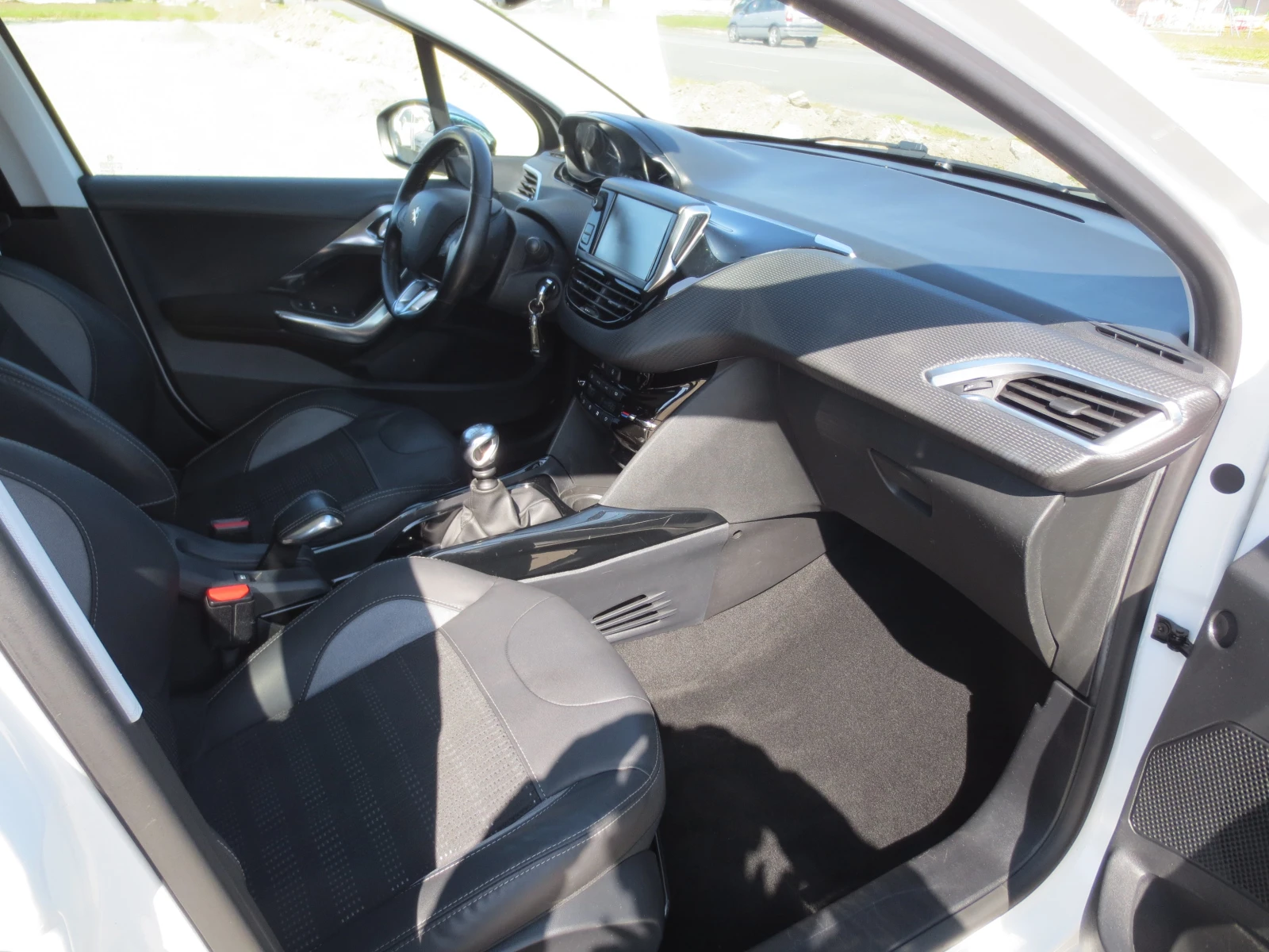 Peugeot 2008 1.6 HDI , снимка 13 - Автомобили и джипове - 53836140