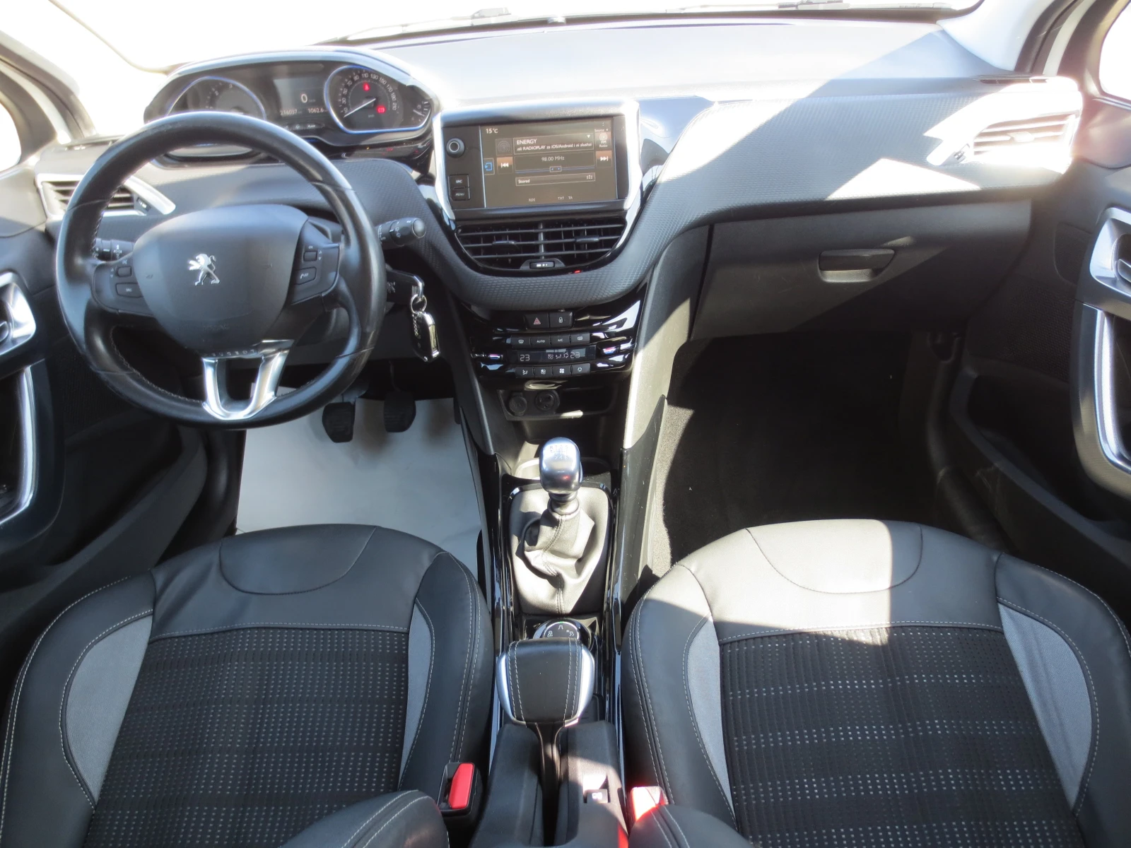 Peugeot 2008 1.6 HDI , снимка 12 - Автомобили и джипове - 53836140