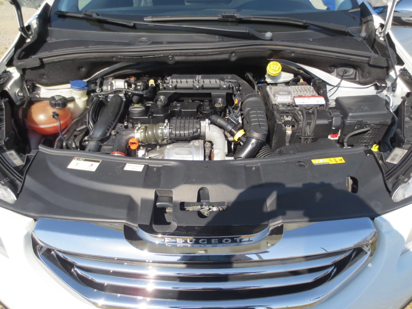 Peugeot 2008 1.6 HDI , снимка 17 - Автомобили и джипове - 53836140