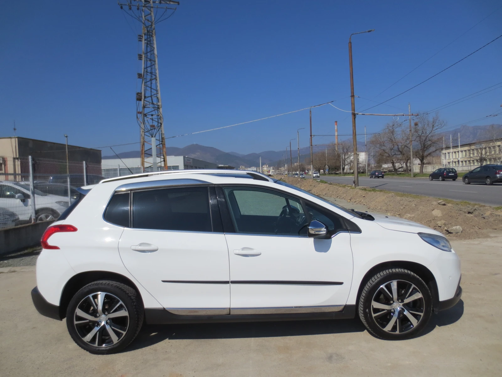 Peugeot 2008 1.6 HDI , снимка 4 - Автомобили и джипове - 53836140
