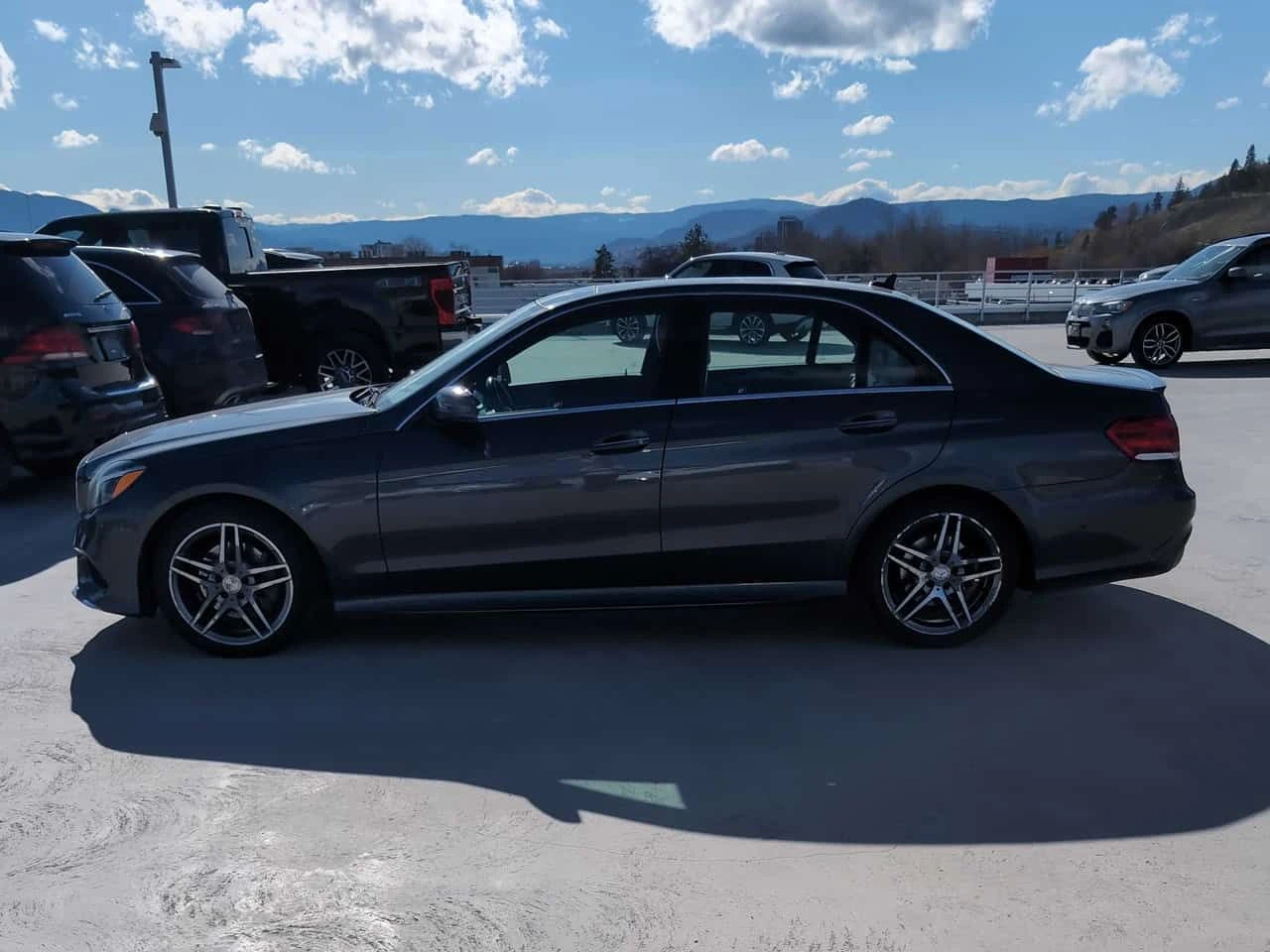 Mercedes-Benz E 400 CARFAX/ПОДГРЕВИ/ПРЕДСТАВИТЕЛСТВО НА MERCEDES, снимка 3 - Автомобили и джипове - 53923970