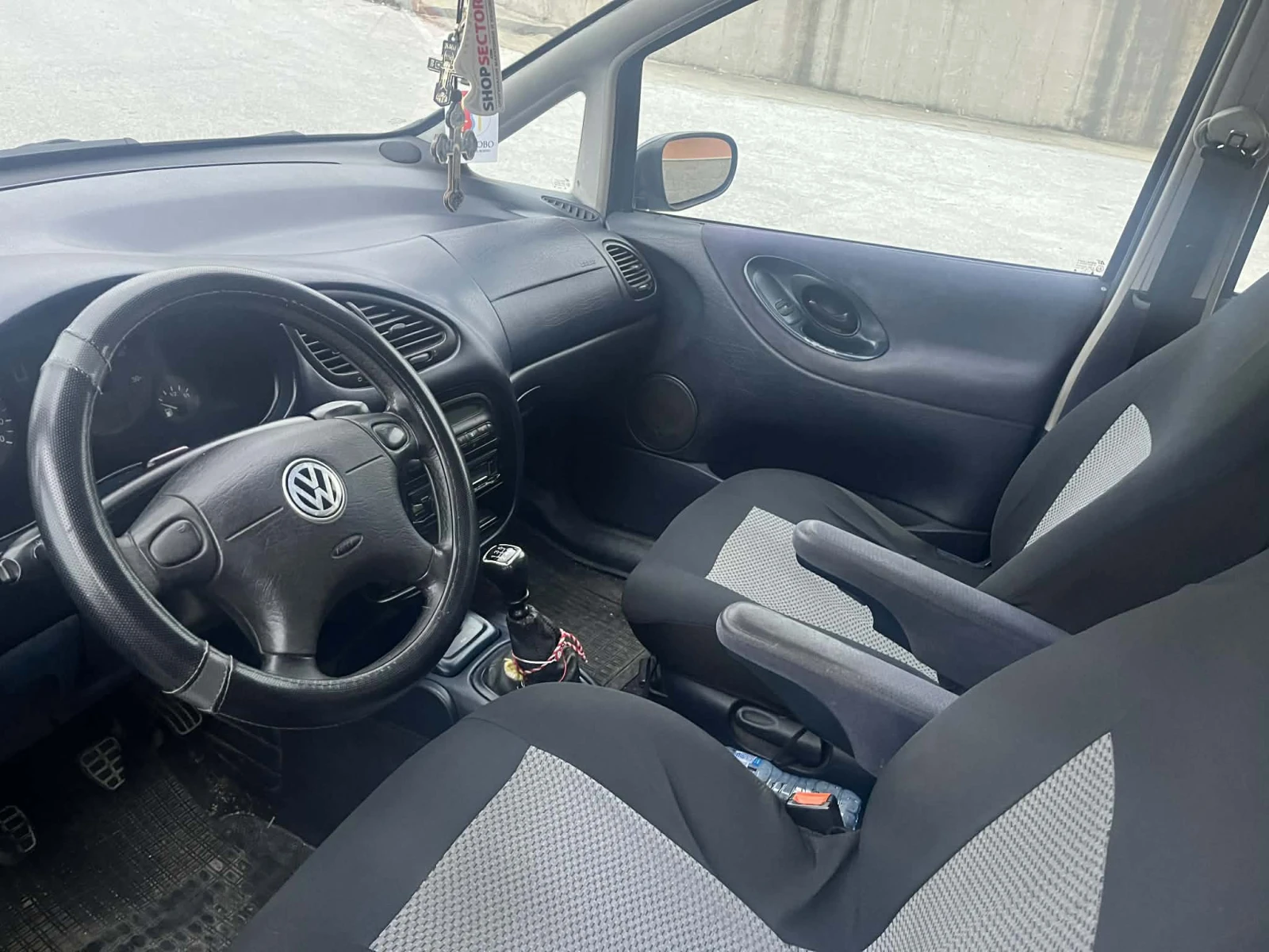 VW Sharan 1.9, снимка 6 - Автомобили и джипове - 53998877