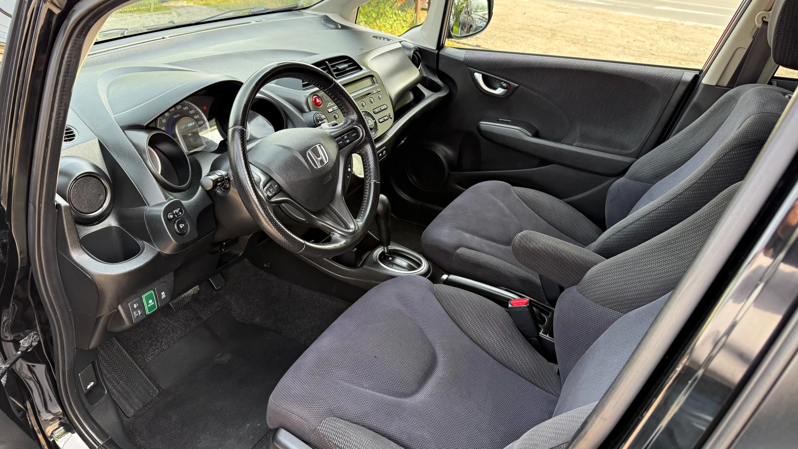 Honda Jazz 1.3i HYBRID, снимка 7 - Автомобили и джипове - 54478080