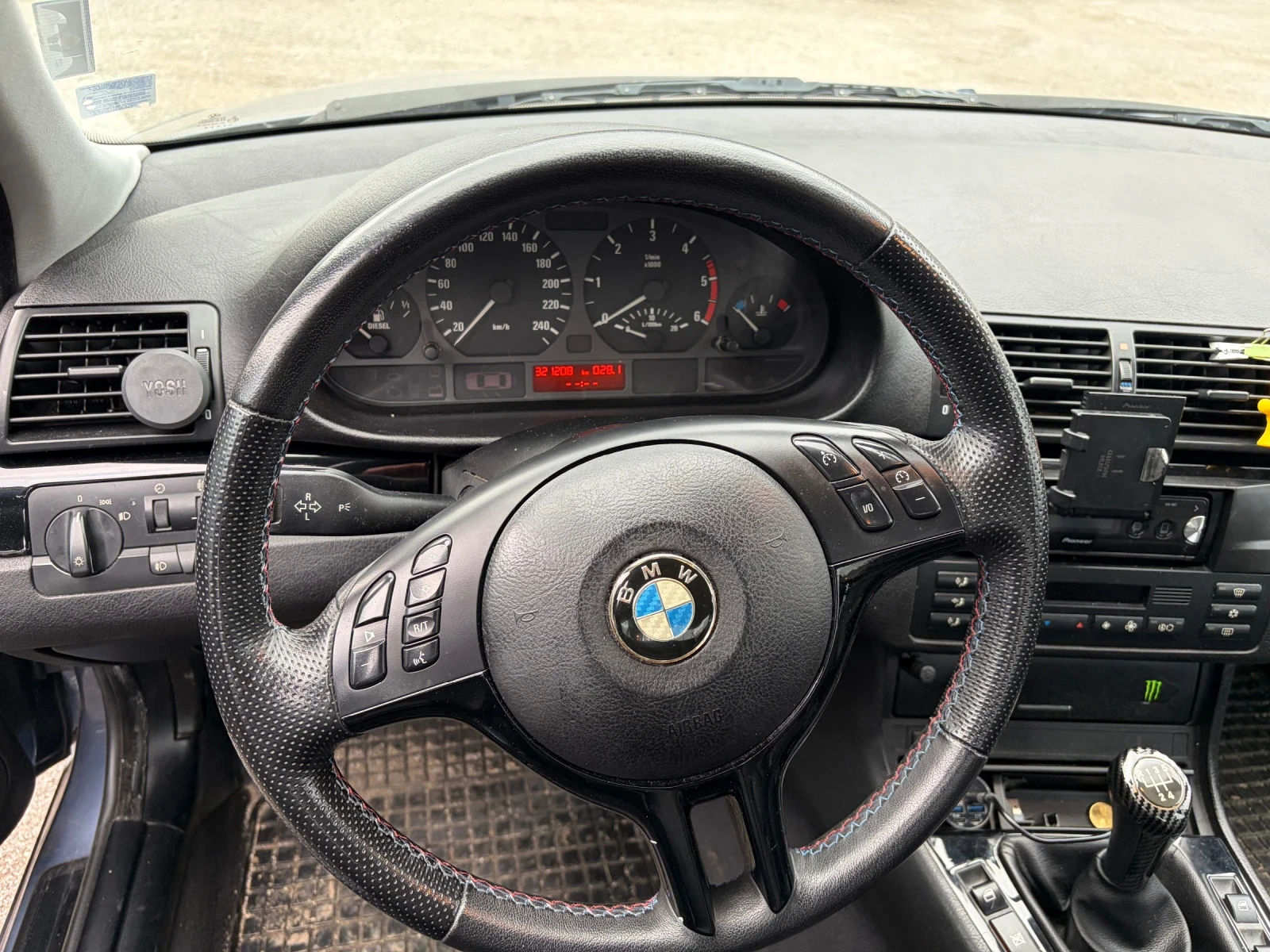 BMW 320, снимка 3 - Автомобили и джипове - 54718022