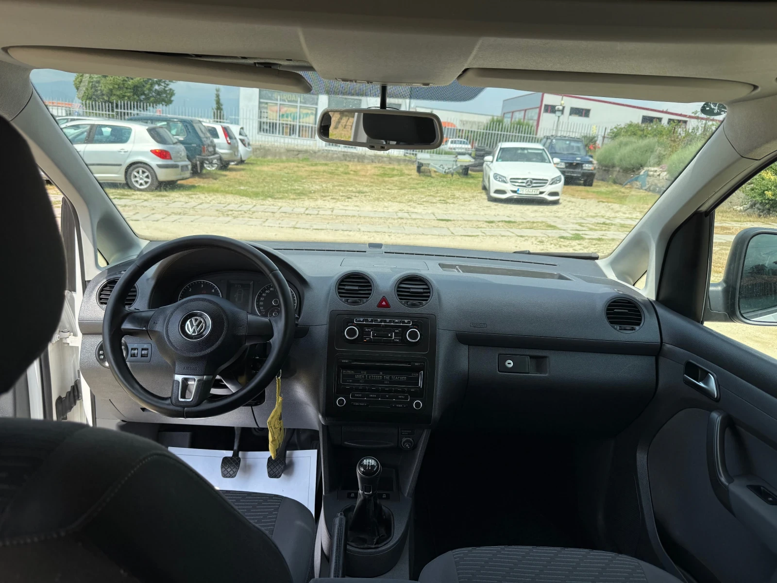 VW Caddy MAXI 1.6 TDI, снимка 10 - Автомобили и джипове - 54798795