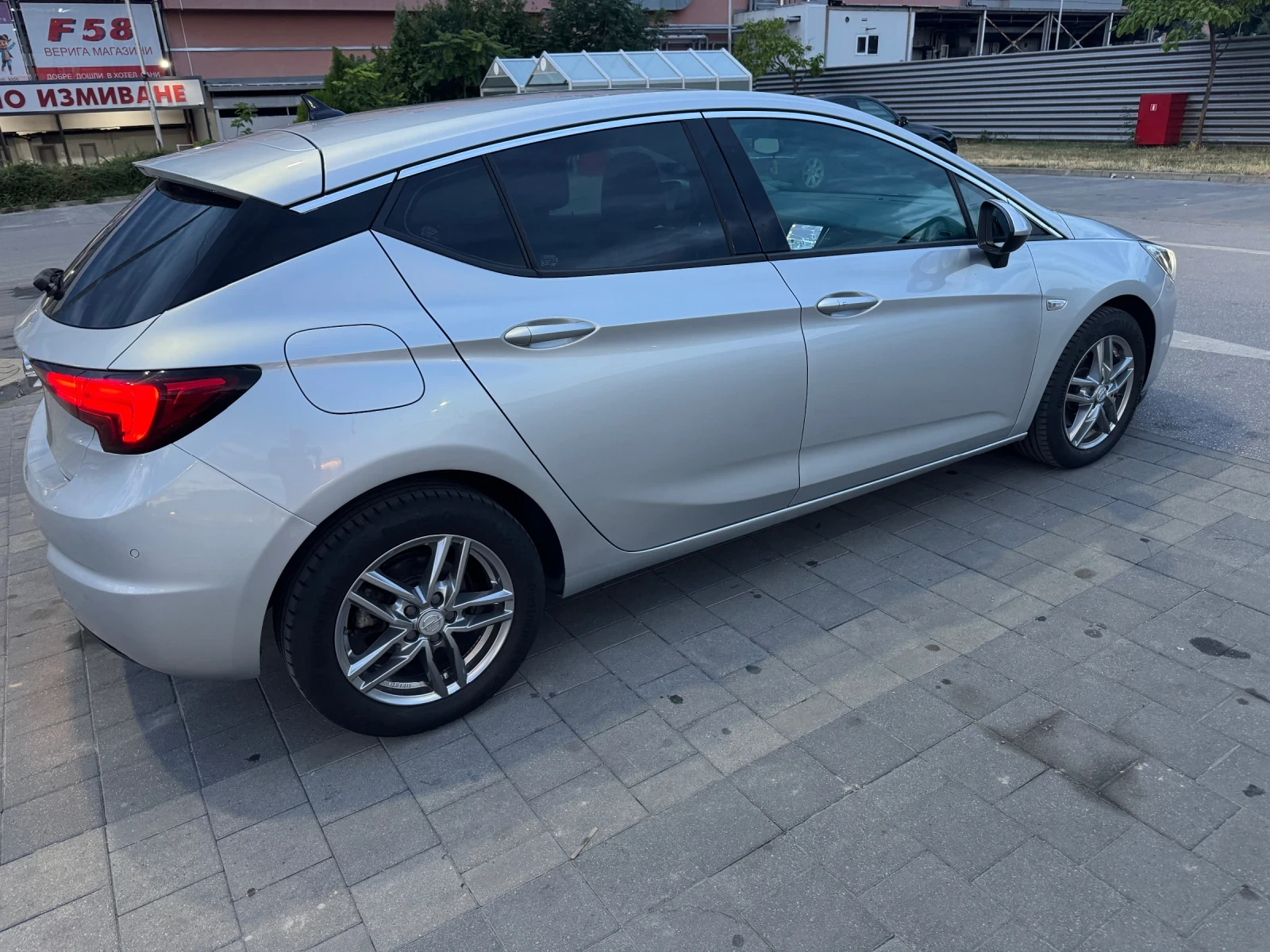 Opel Astra 1.6 CDTI INNOVATION AUTOMATIC , снимка 3 - Автомобили и джипове - 55035143