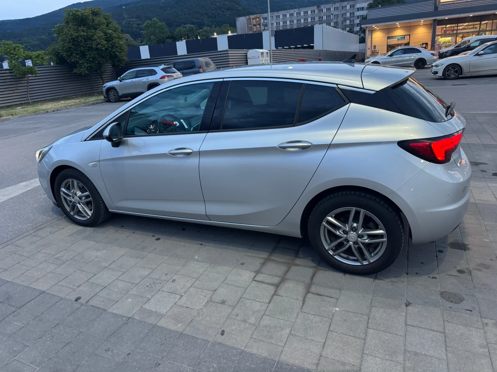 Opel Astra 1.6 CDTI INNOVATION AUTOMATIC , снимка 4 - Автомобили и джипове - 55035143