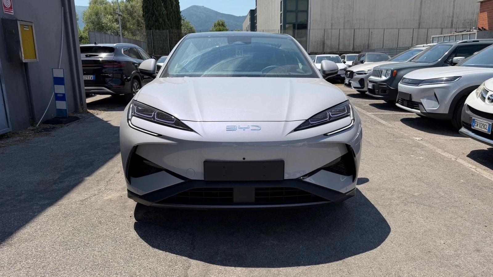 BYD Sealion 7 Excellence AWD Indigo grey , снимка 3 - Автомобили и джипове - 55050903