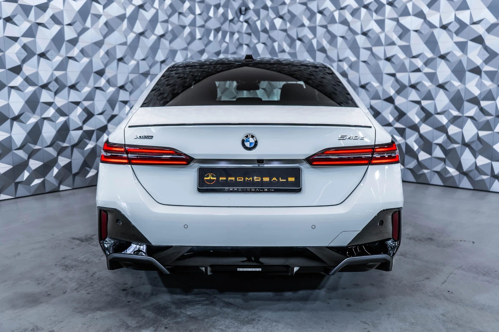BMW 540 d xDrive* M-Sport* Pano* H/K* Лизинг, снимка 4 - Автомобили и джипове - 55084433