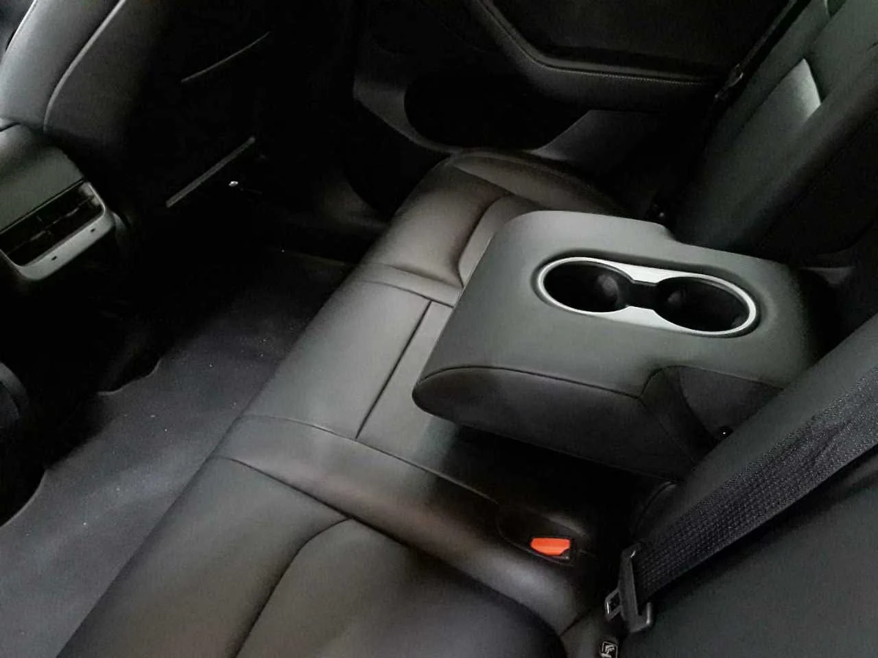 Tesla Model Y LONG-RANGE/514HP/СЕРТИФИКАТ/DUAL/AWD/PANO/CAM/479q, снимка 11 - Автомобили и джипове - 55136541