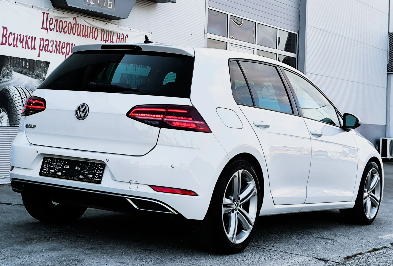 VW Golf 2.0TDI R-LINE DSG FACELIFT, снимка 6 - Автомобили и джипове - 55165861