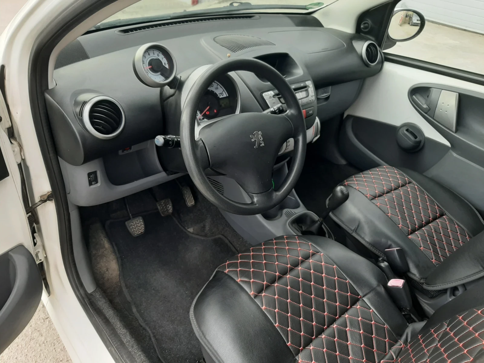 Peugeot 107 1.0i KLIMA, снимка 9 - Автомобили и джипове - 55251400
