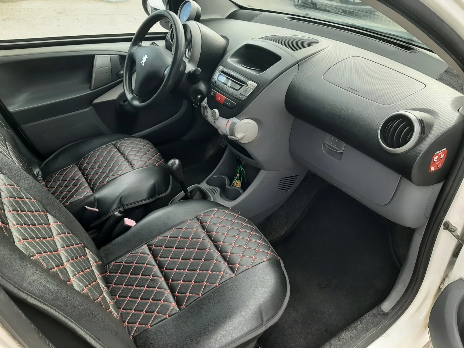 Peugeot 107 1.0i KLIMA, снимка 13 - Автомобили и джипове - 55251400