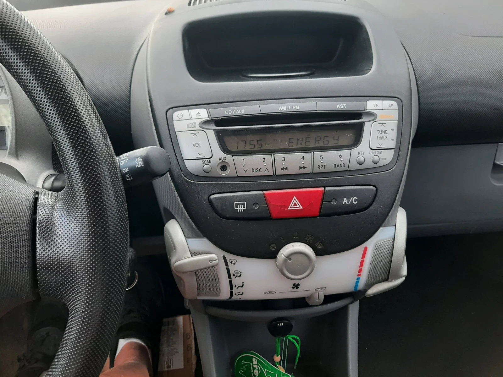 Peugeot 107 1.0i KLIMA, снимка 16 - Автомобили и джипове - 55251400