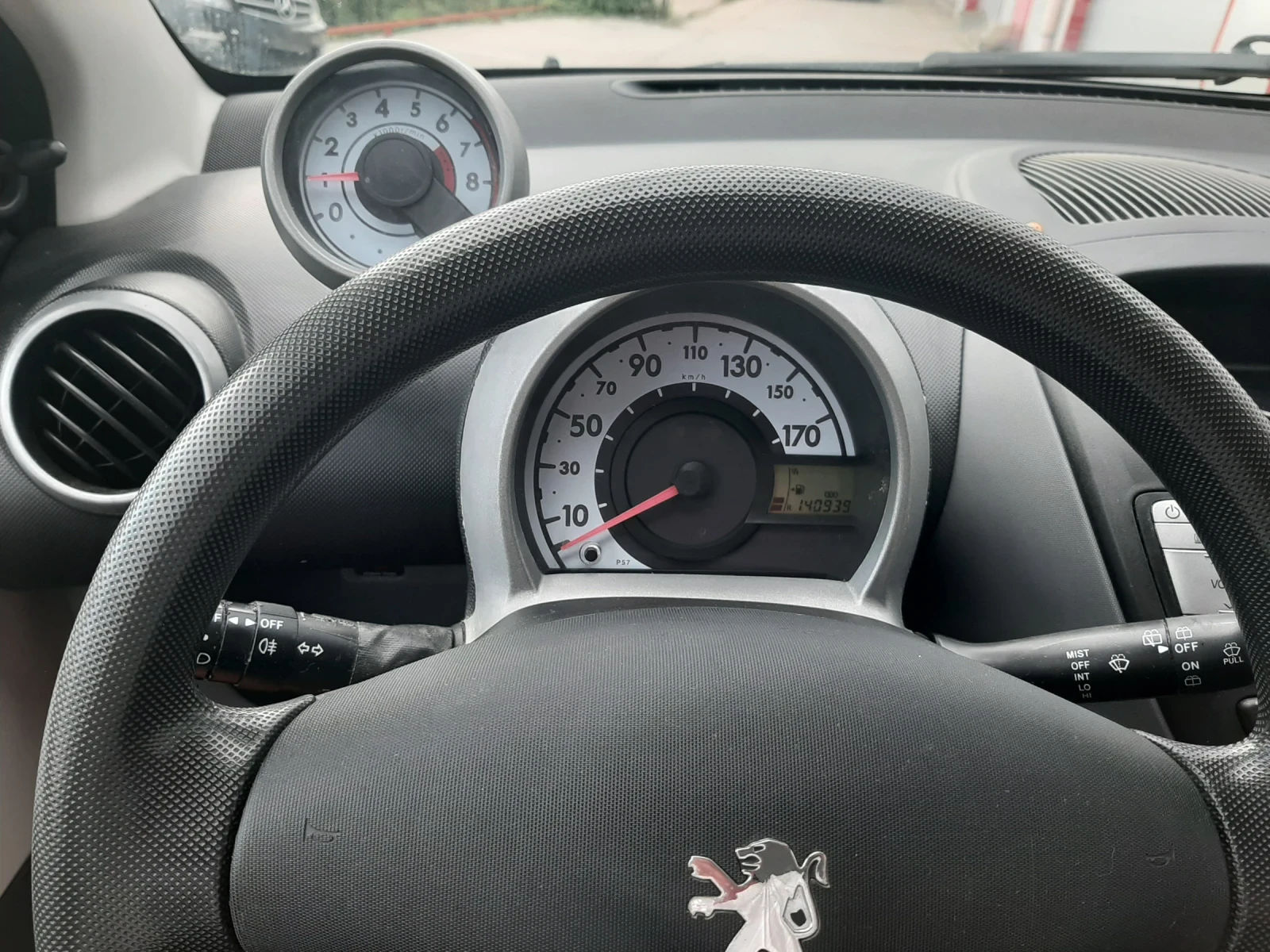 Peugeot 107 1.0i KLIMA, снимка 17 - Автомобили и джипове - 55251400