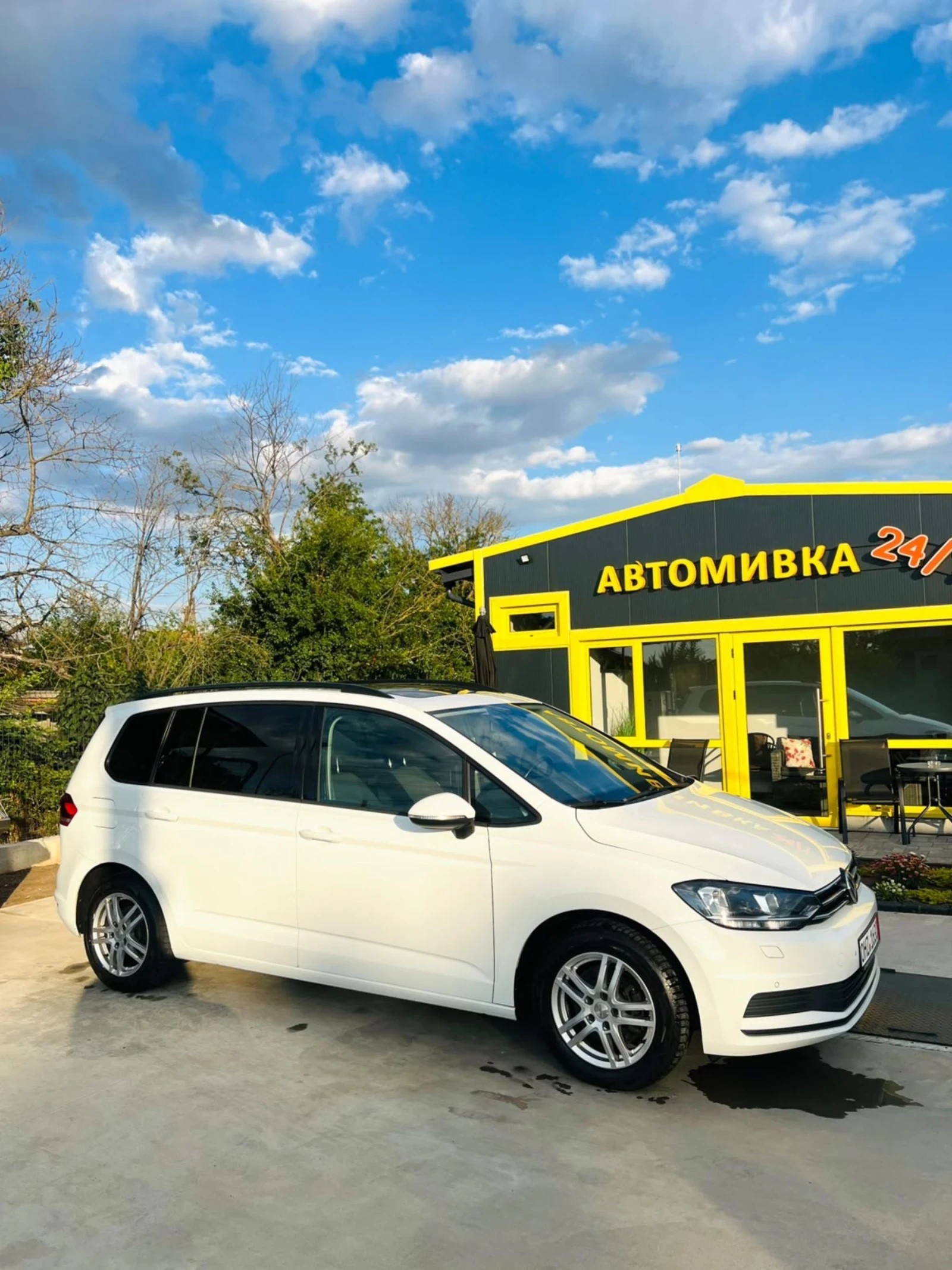 VW Touran ГЕРМАНИЯ, снимка 6 - Автомобили и джипове - 55331658