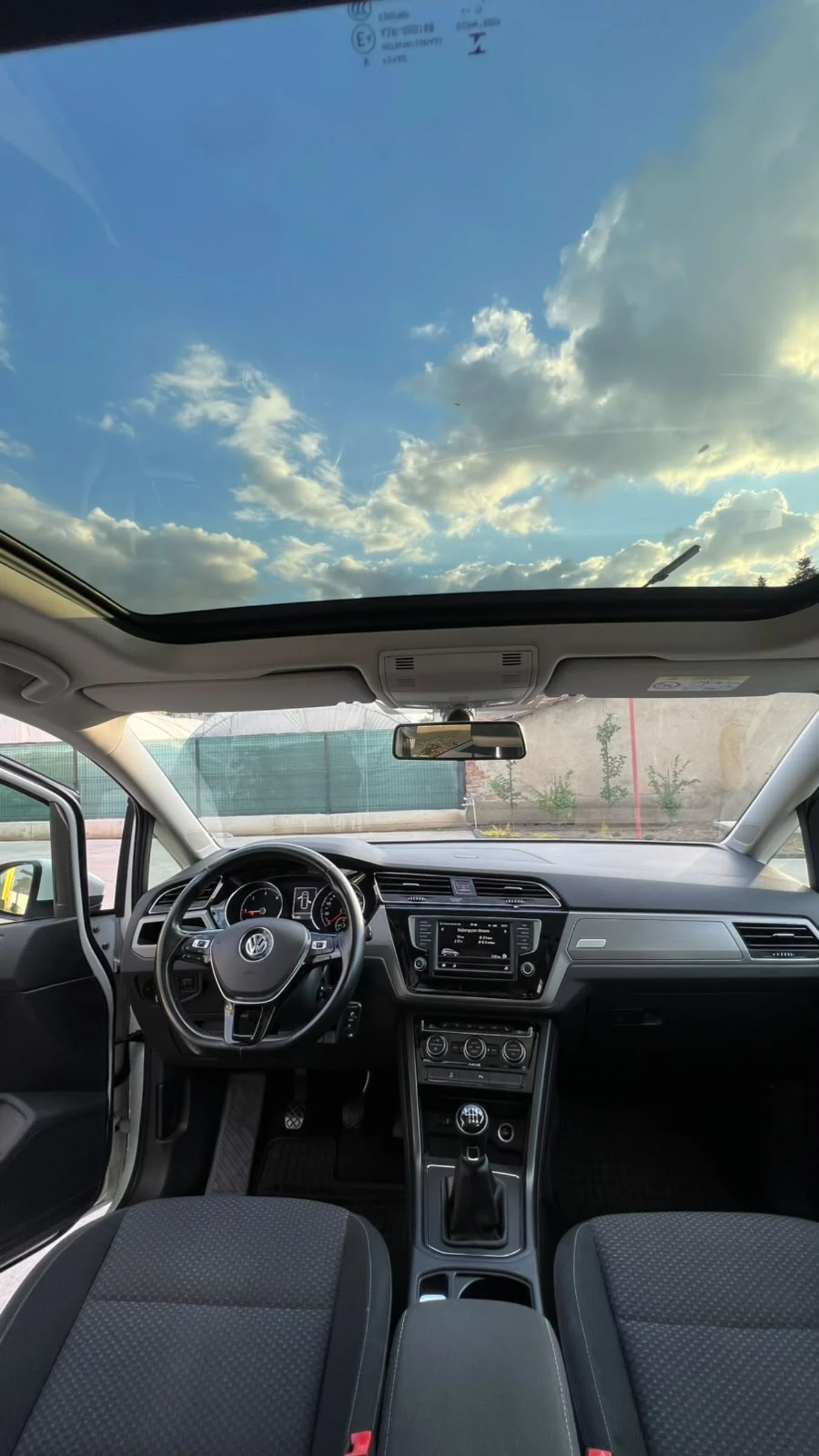 VW Touran ГЕРМАНИЯ, снимка 9 - Автомобили и джипове - 55331658