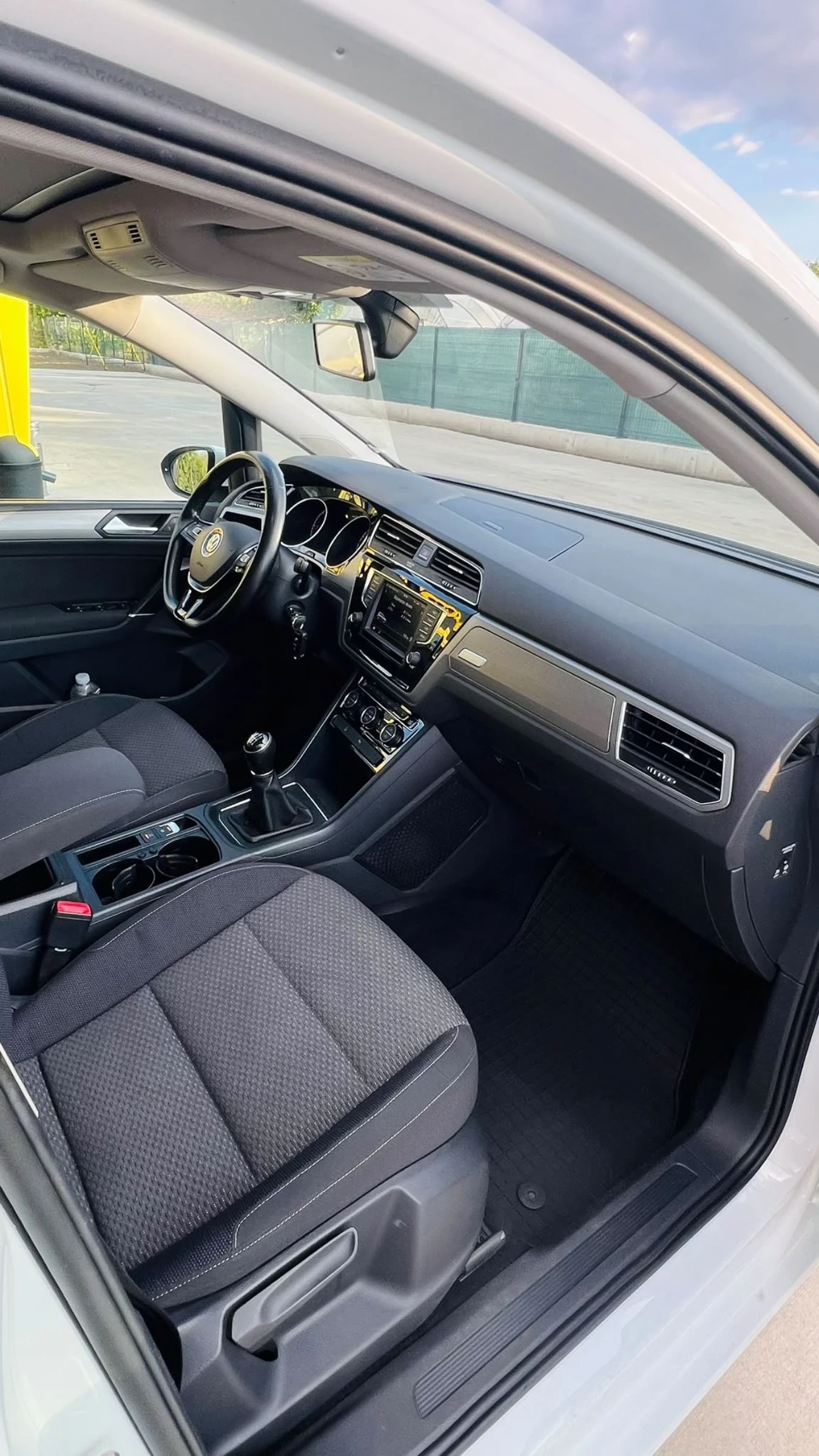 VW Touran ГЕРМАНИЯ, снимка 8 - Автомобили и джипове - 55331658