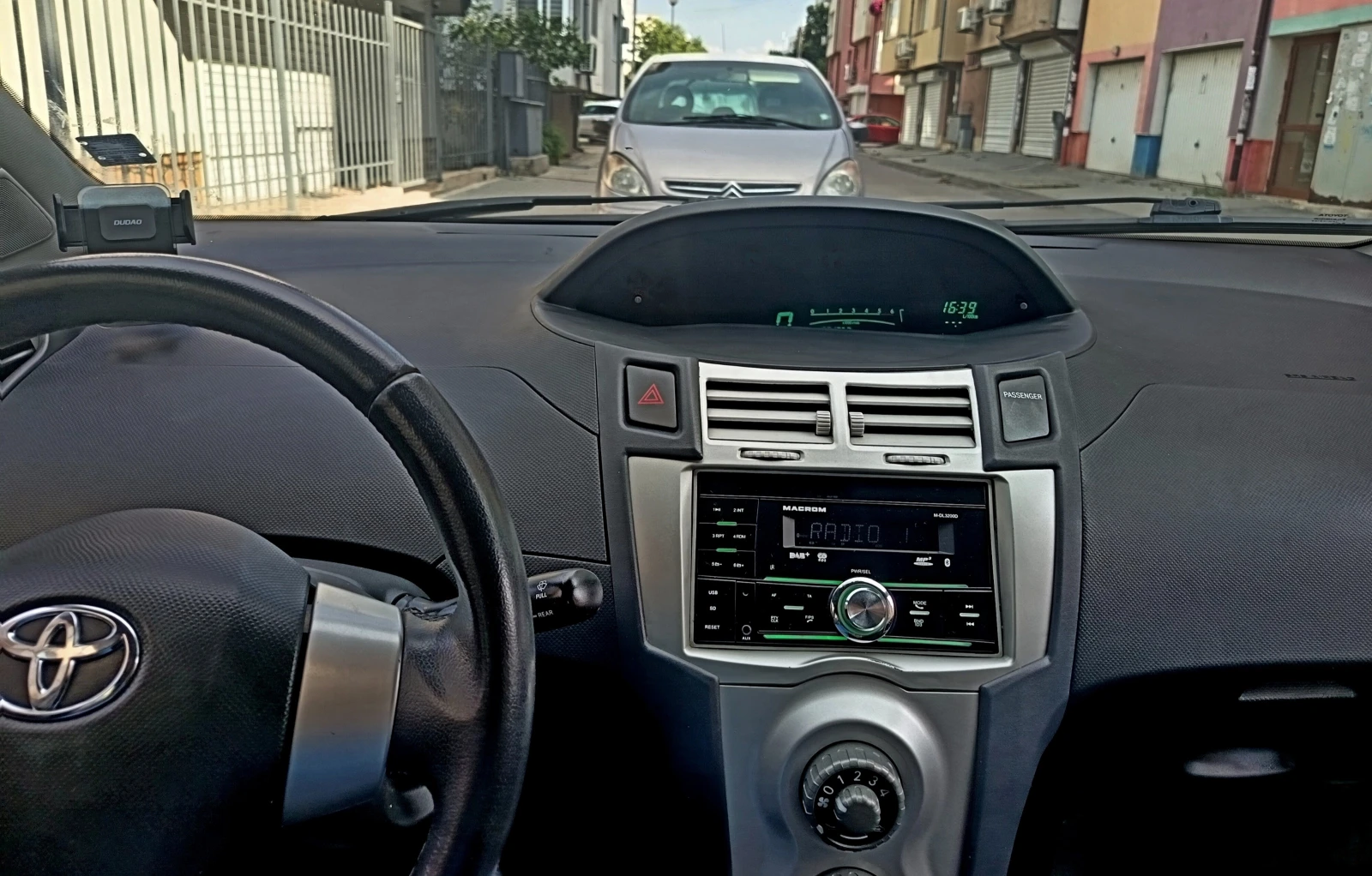 Toyota Yaris (P2) 1.4 D-4D (90 Hp), снимка 6 - Автомобили и джипове - 55682835
