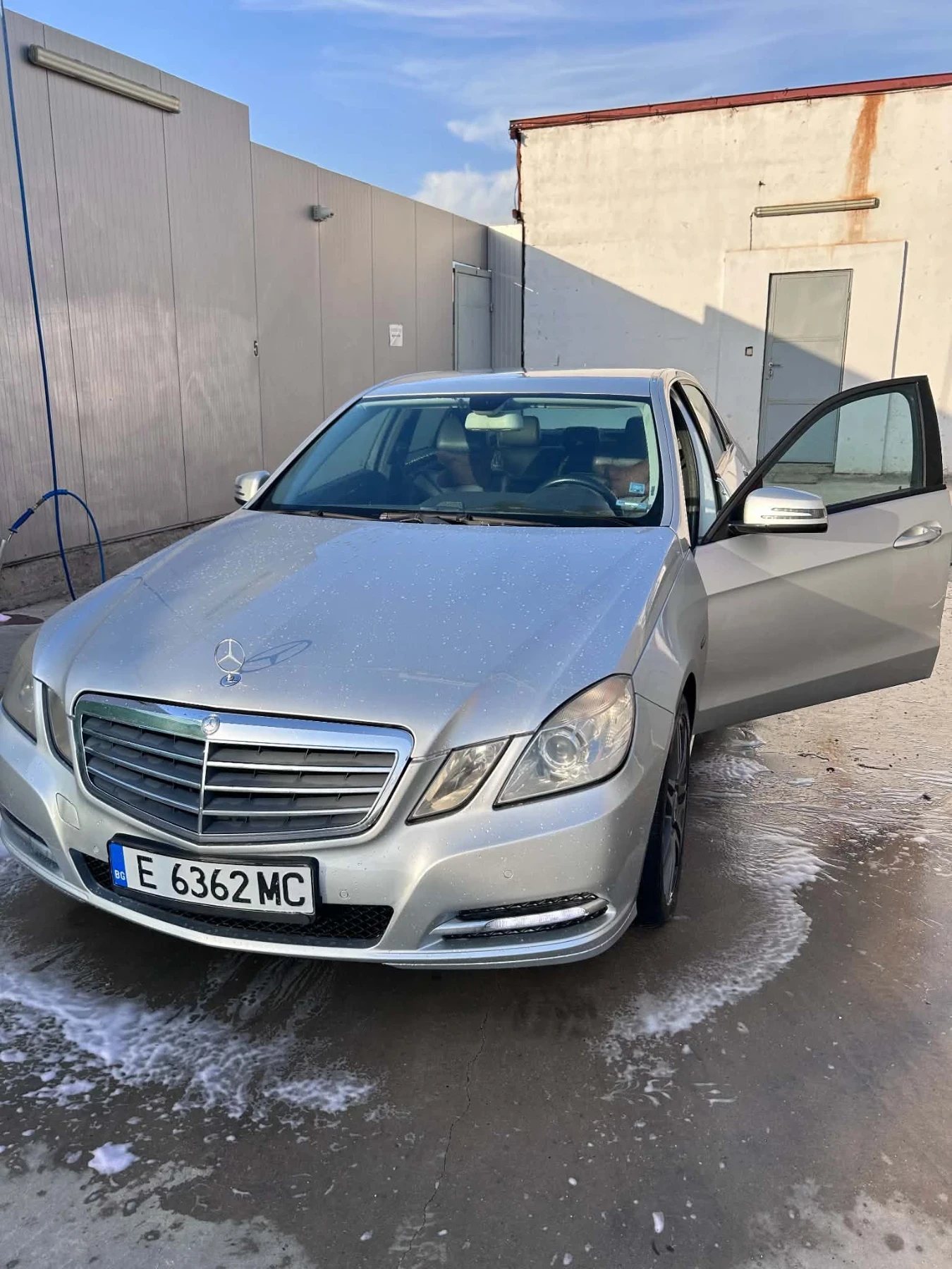 Mercedes-Benz E 220 Топ ТОП , снимка 4 - Автомобили и джипове - 56727474