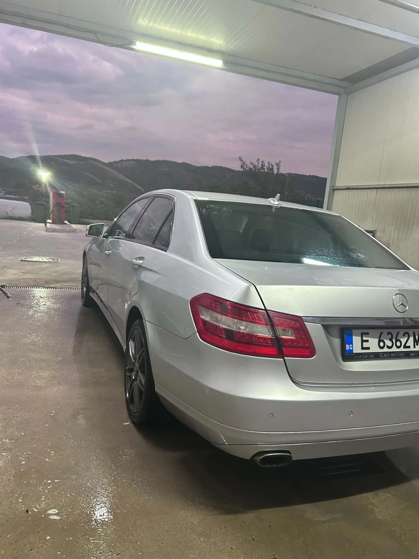 Mercedes-Benz E 220 Топ ТОП , снимка 3 - Автомобили и джипове - 56727474
