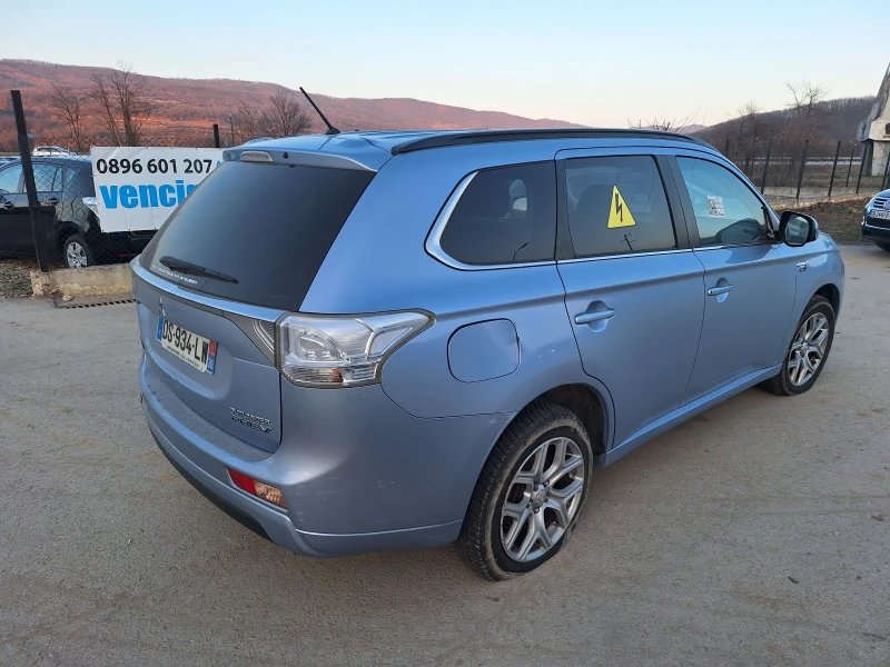 Mitsubishi Outlander 2.0 plug in, снимка 6 - Автомобили и джипове - 49068694