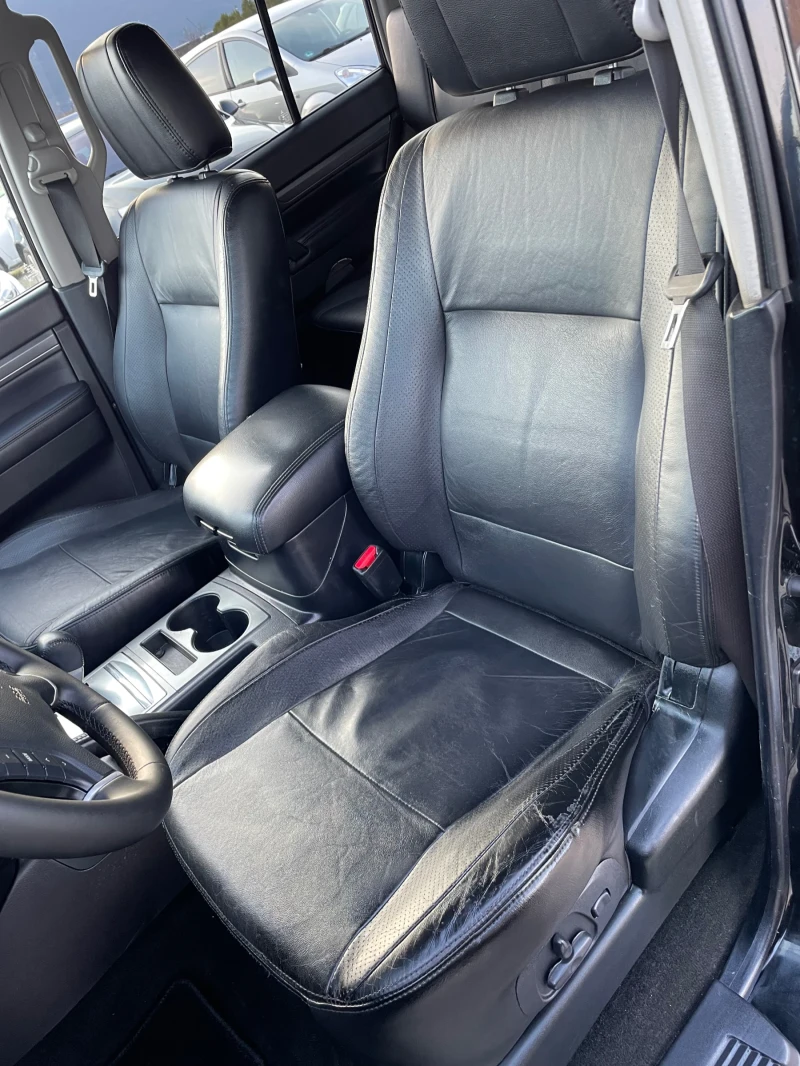 Mitsubishi Pajero 7 места автоматик, снимка 11 - Автомобили и джипове - 52398036