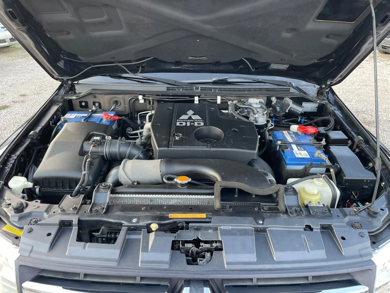 Mitsubishi Pajero 7 места автоматик, снимка 14 - Автомобили и джипове - 52398036