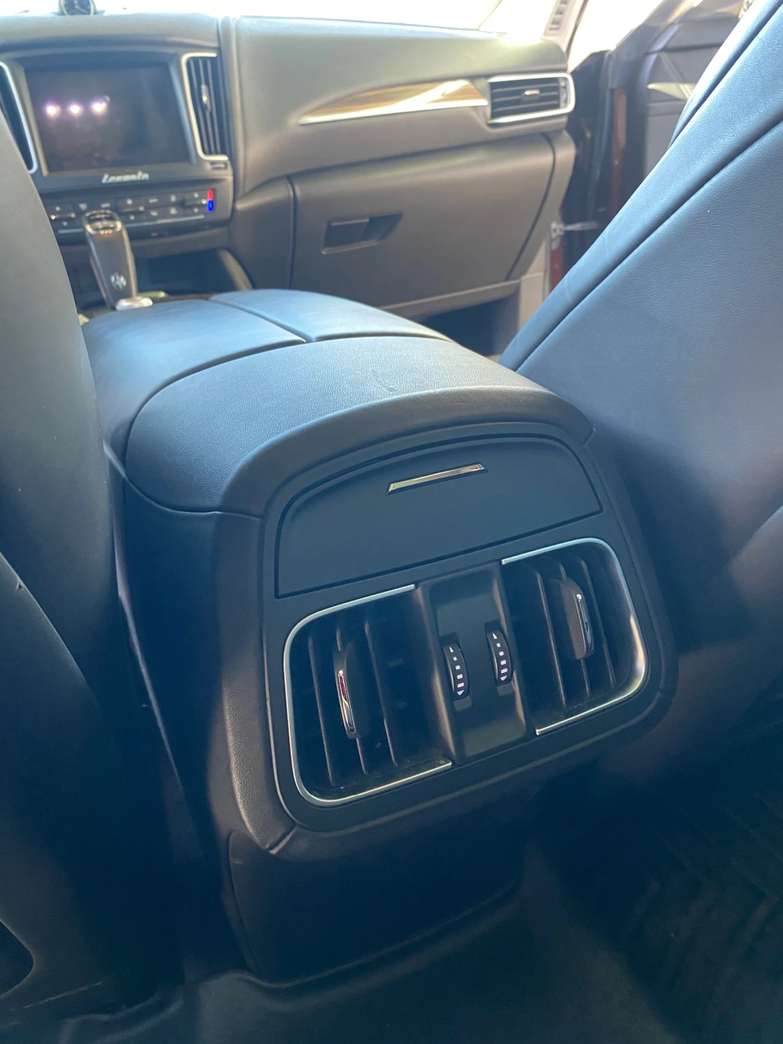 Maserati Levante Grand lusso, снимка 5 - Автомобили и джипове - 54436027