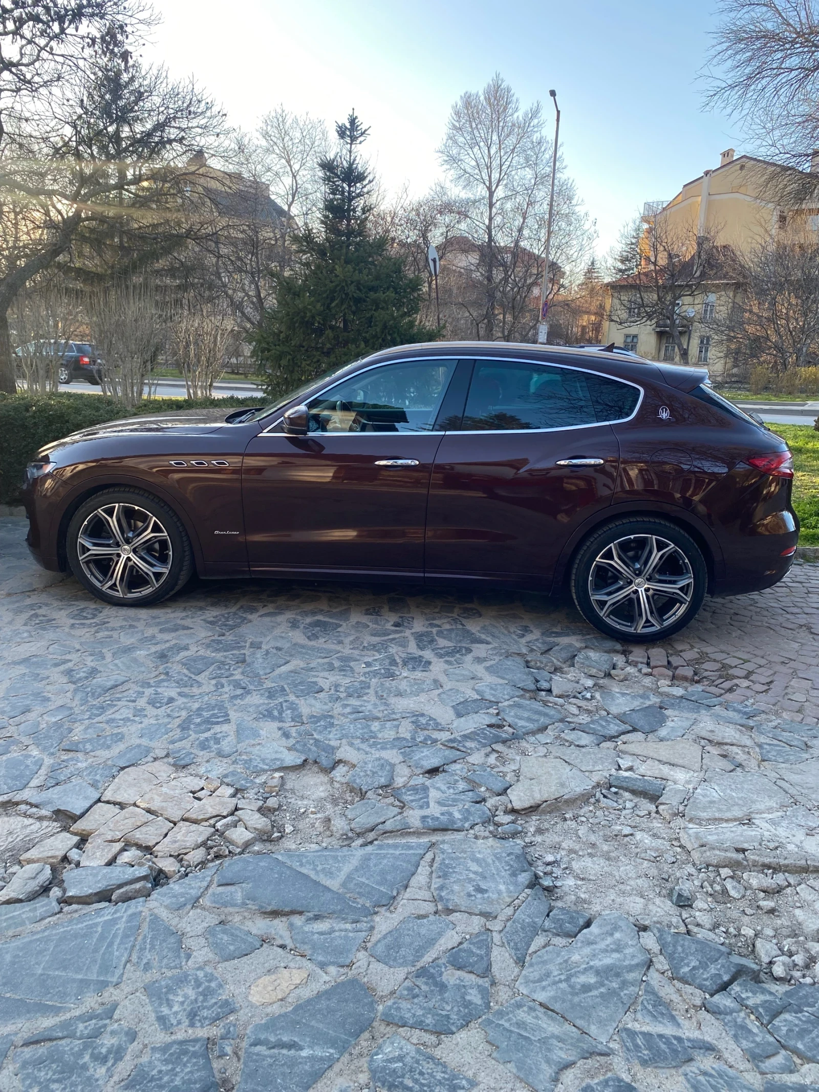 Maserati Levante Grand lusso, снимка 2 - Автомобили и джипове - 54436027